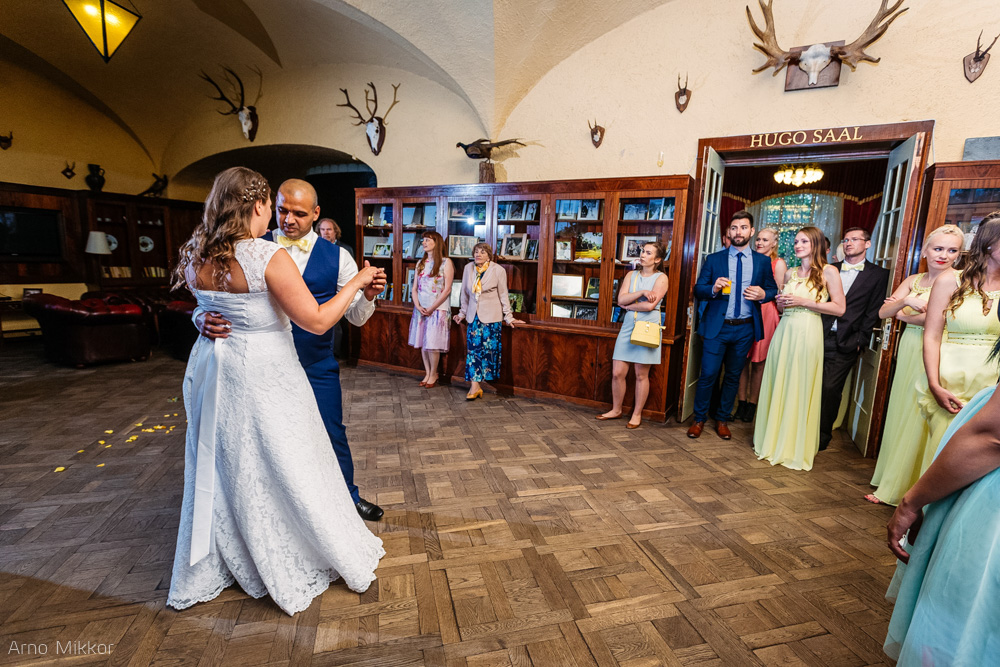 2530_20160611_pulmafoto_pulmafotograaf_pulmapildid_arno_mikkor_taagepera_loss